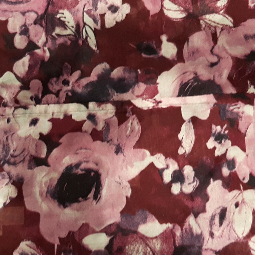 Lightweight Purple & Burgundy floral scarf - Picture 8 of 8